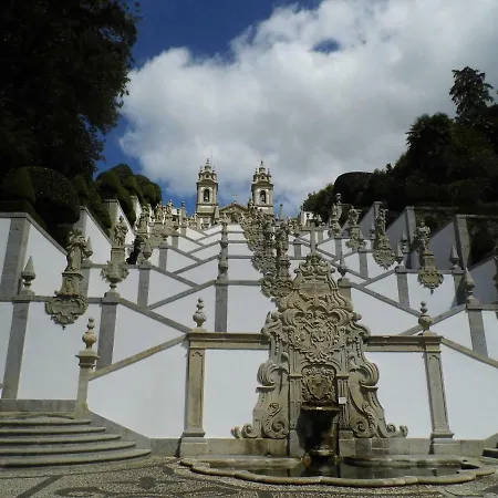 Semesterbostad Holiday Home Largo Do Concelho *
