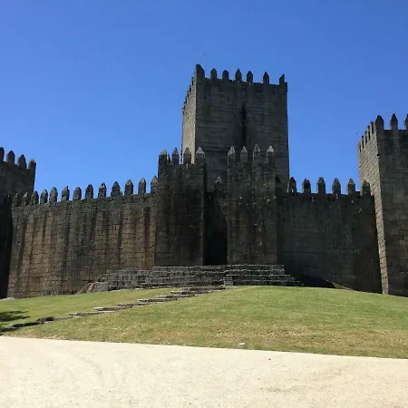 Semesterbostad Holiday Home Largo Do Concelho *